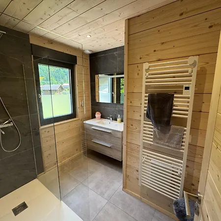 Du Saut De La Bourrique, Plain-pied, Spa, Terrain Cloture Chalet