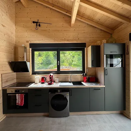 Du Saut De La Bourrique, Plain-pied, Couvert, Terrain Cloture *